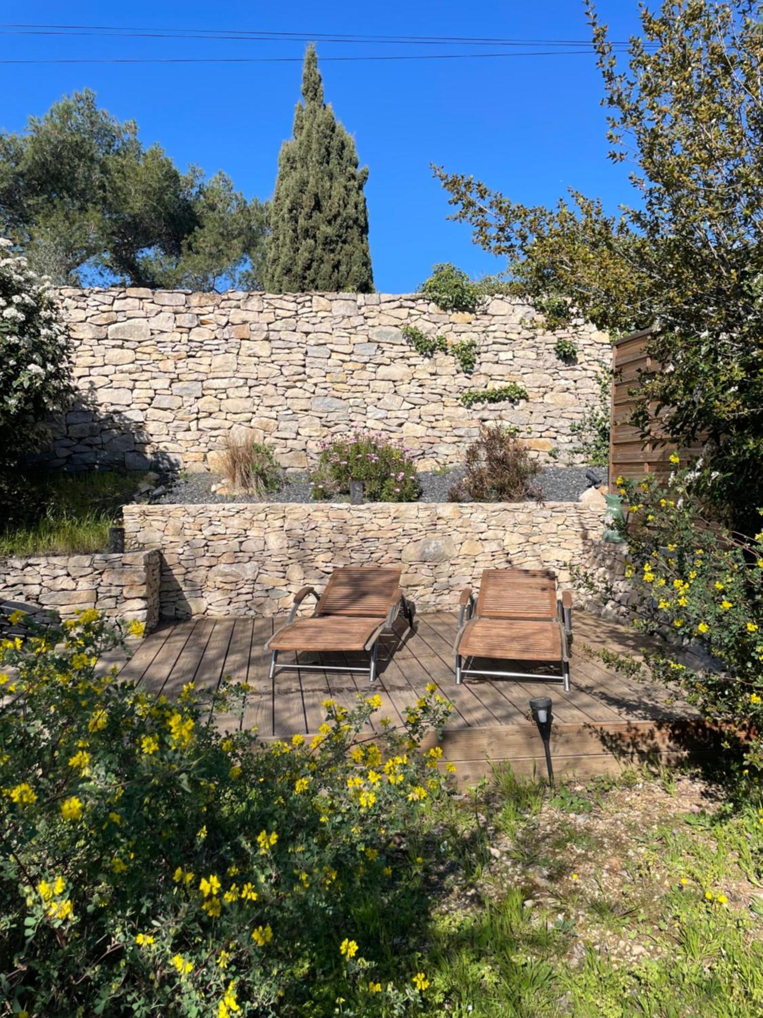La Haute Et Son Nîmes